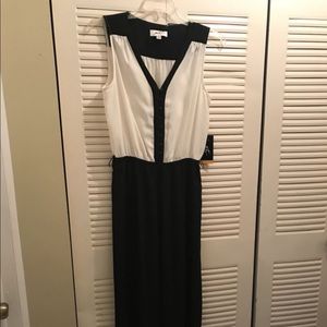 Classy black & white Soho Romper New with tags